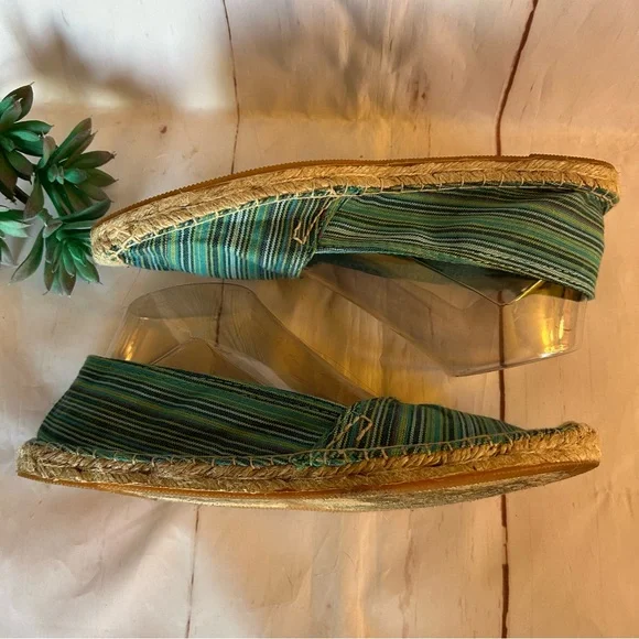 💚OLD NAVY • Striped Canvas Flat Espadrilles - Picture 6 of 12
